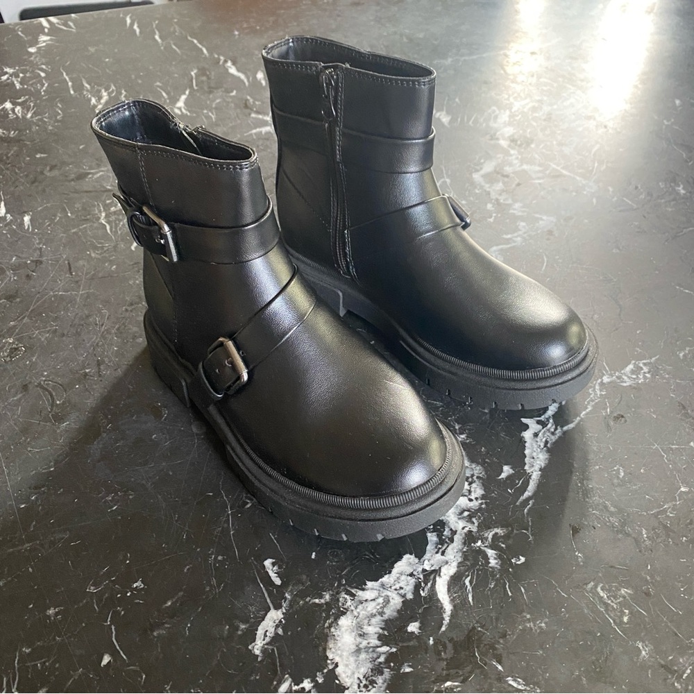 Girls Harness Strap Buckle Boot - size 3 NWT